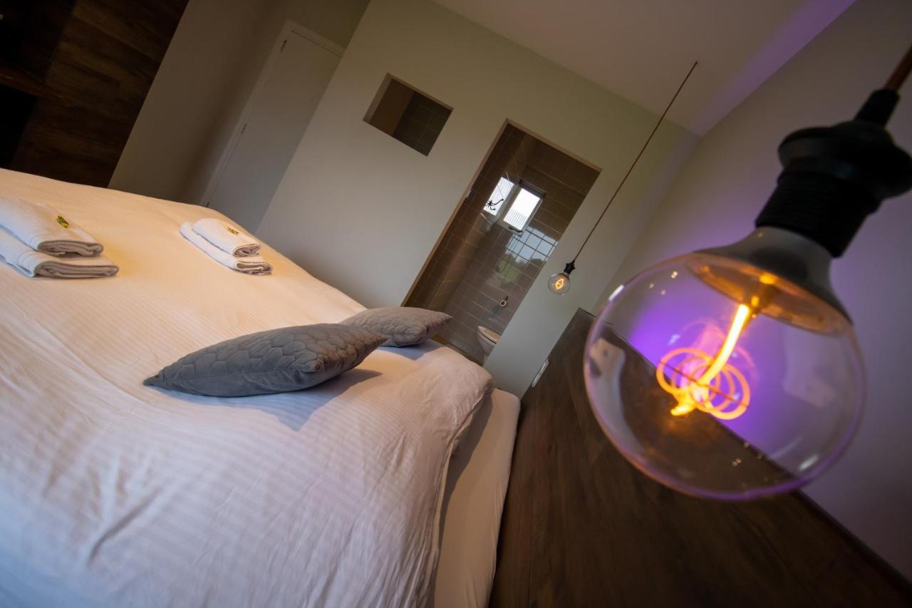Motel-Restaurant-Grand Cafe De Caisson Kapelle Zewnętrze zdjęcie